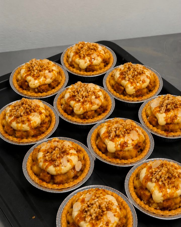Caramel nut tarts